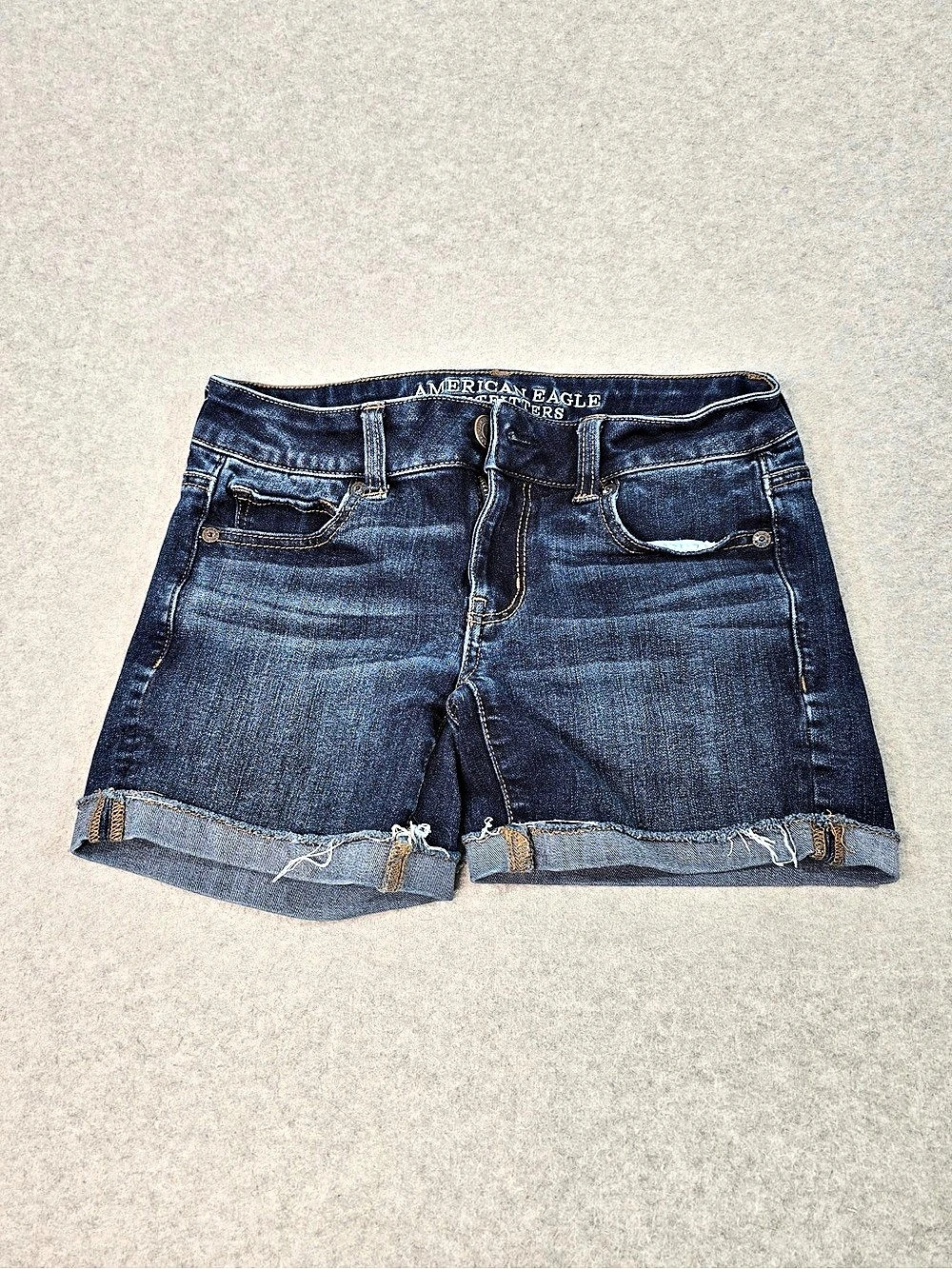 American Eagle Size 0 Women’s 360 Super Stretch Dark Wash Midi Jean Shorts